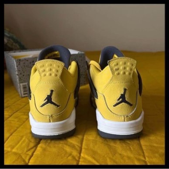 Air Jordan “Retro Lightning” (2021) - Picture 2 of 6